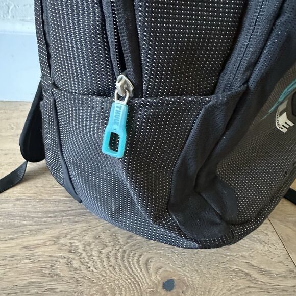 Thule Crossover 32L Backpack - 15inch MacBook Pro / 15.6inch PC/Tablet - 19”x15” - Picture 13 of 16